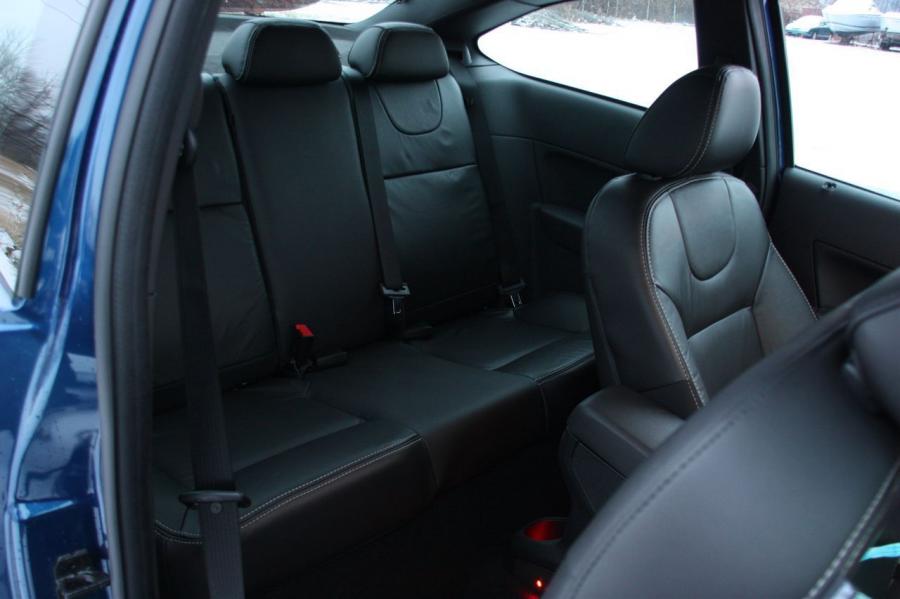  Ford Focus SES Coupe 2009 года  (фото 14 из 39)